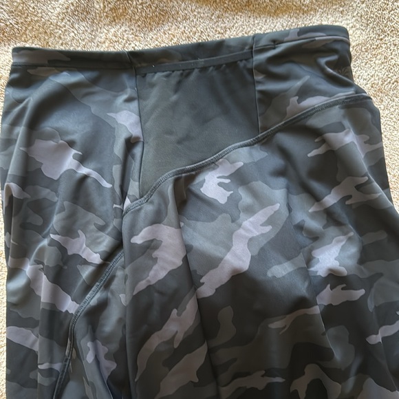 Athleta Match Point Skort in camo color size xs - Picture 3 of 7
